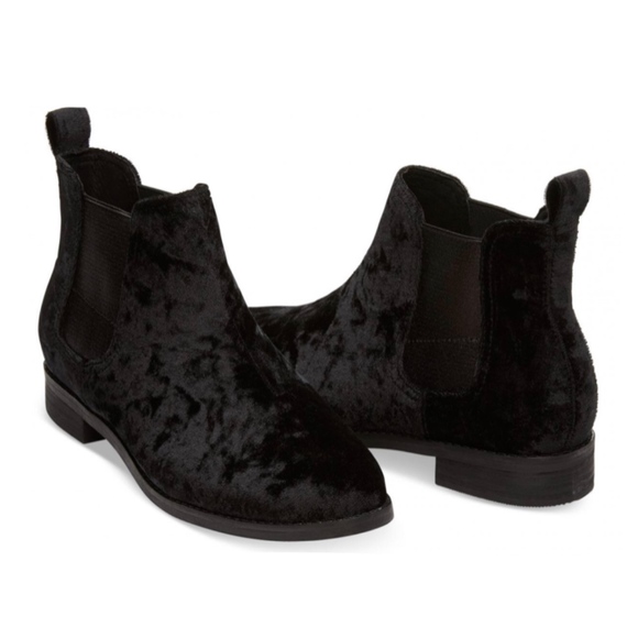 Toms Shoes - NEW Toms Ella Velvet Ankle Bootie